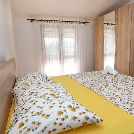 Apartment Ante - 50 M From The Sea