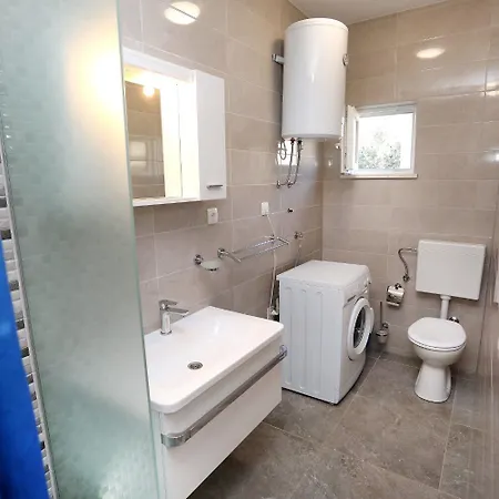 Apartment Ante - 50 M From The Sea