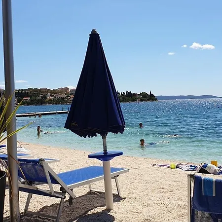 Apartment Ante - 50 M From The Sea Seget Vranjica